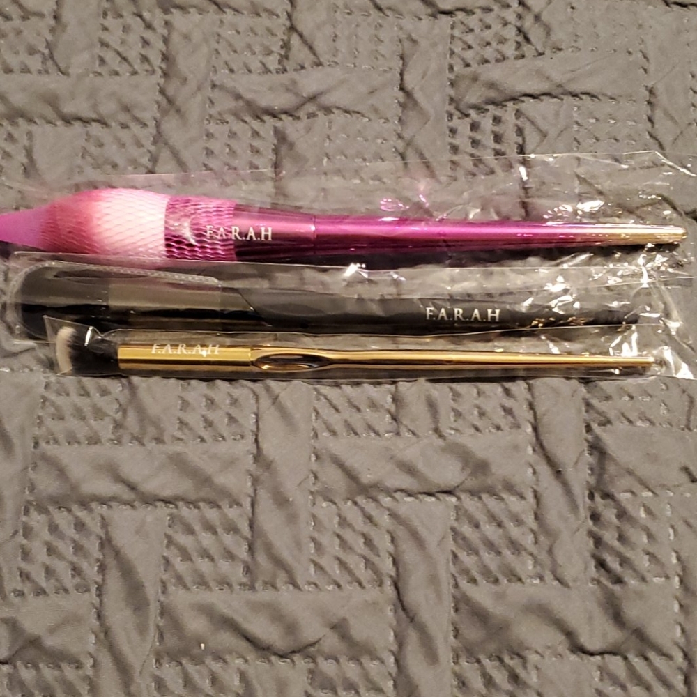 F.A.R.A.H MAKEUP BRUSHES ❤ HOST PICK ❤